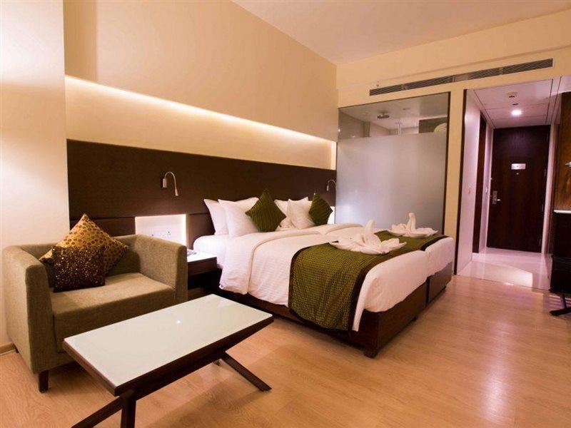 Regenta Central Grand Exotica Pimpri-Chinchwad Экстерьер фото