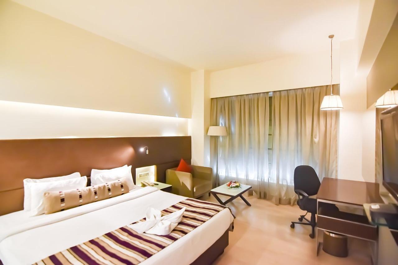 Regenta Central Grand Exotica Pimpri-Chinchwad Экстерьер фото