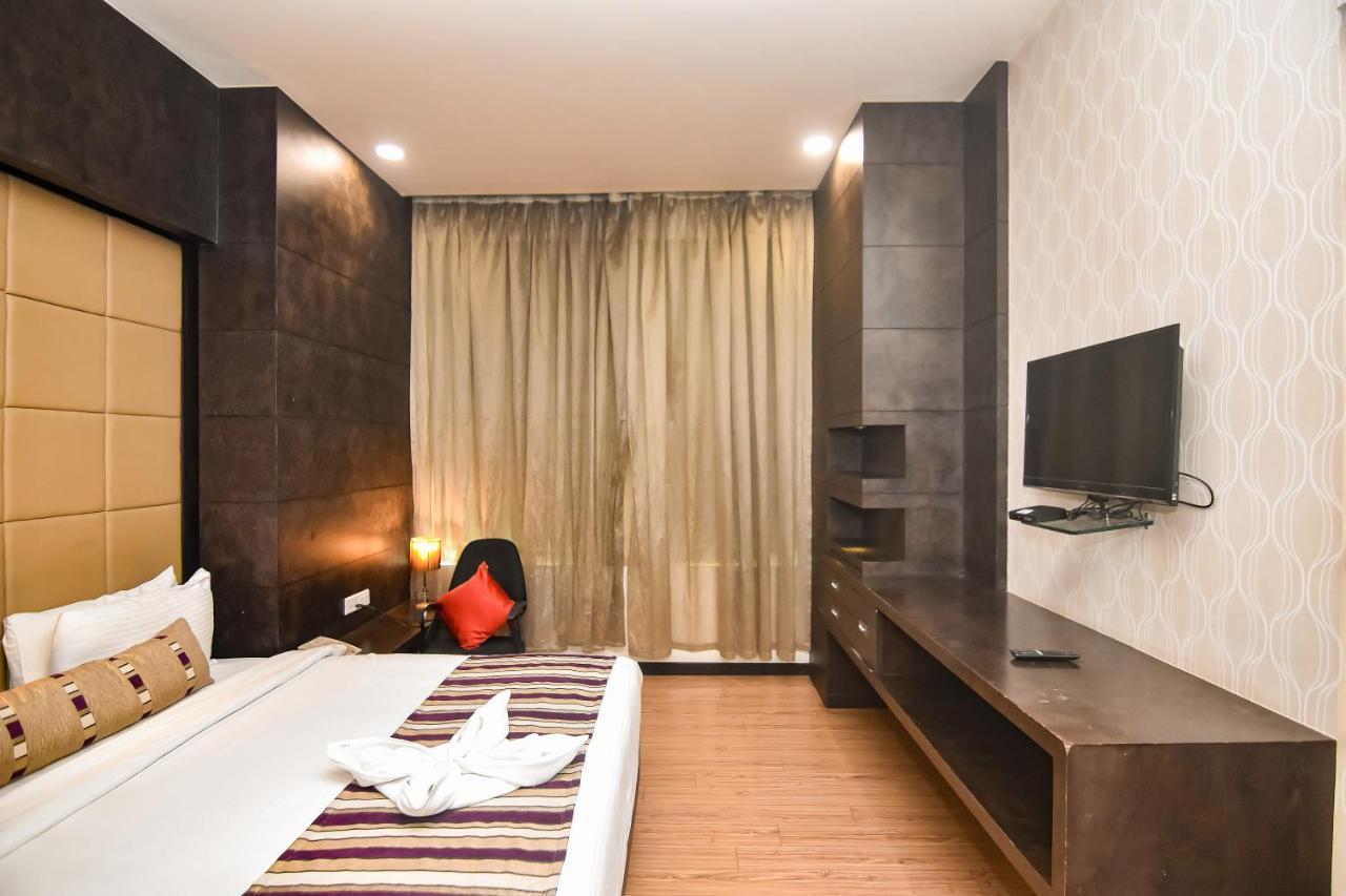 Regenta Central Grand Exotica Pimpri-Chinchwad Экстерьер фото