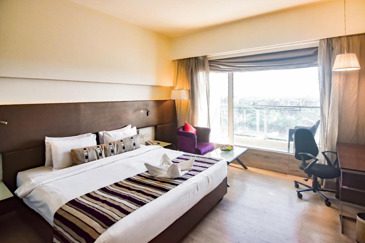 Regenta Central Grand Exotica Pimpri-Chinchwad Экстерьер фото