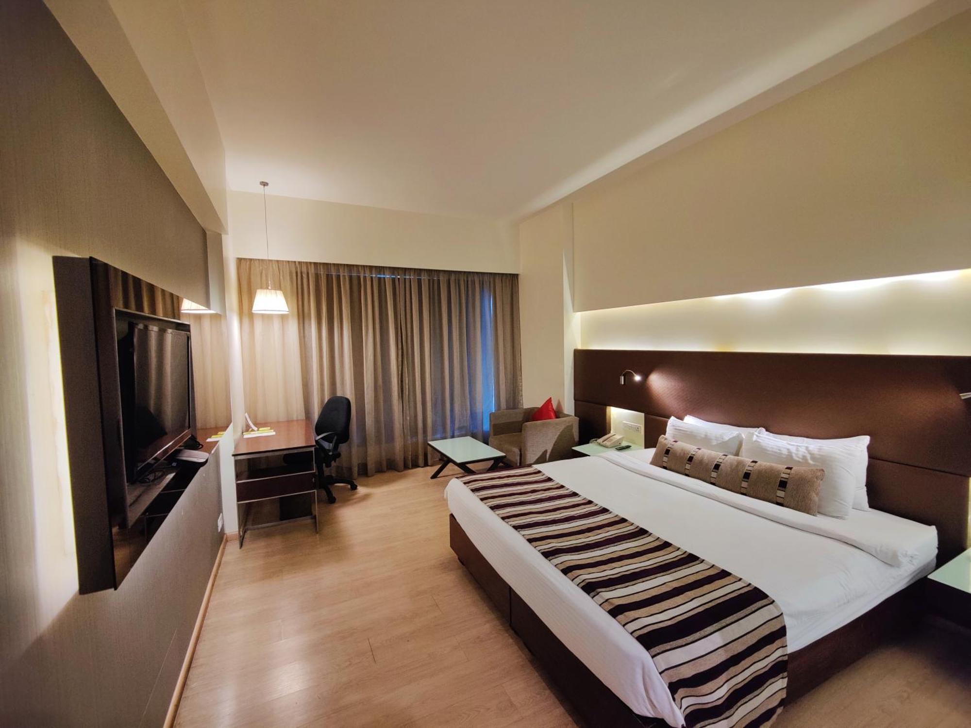 Regenta Central Grand Exotica Pimpri-Chinchwad Экстерьер фото