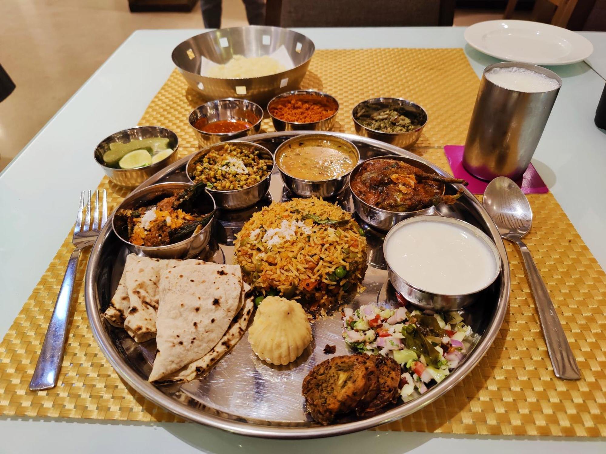 Regenta Central Grand Exotica Pimpri-Chinchwad Экстерьер фото