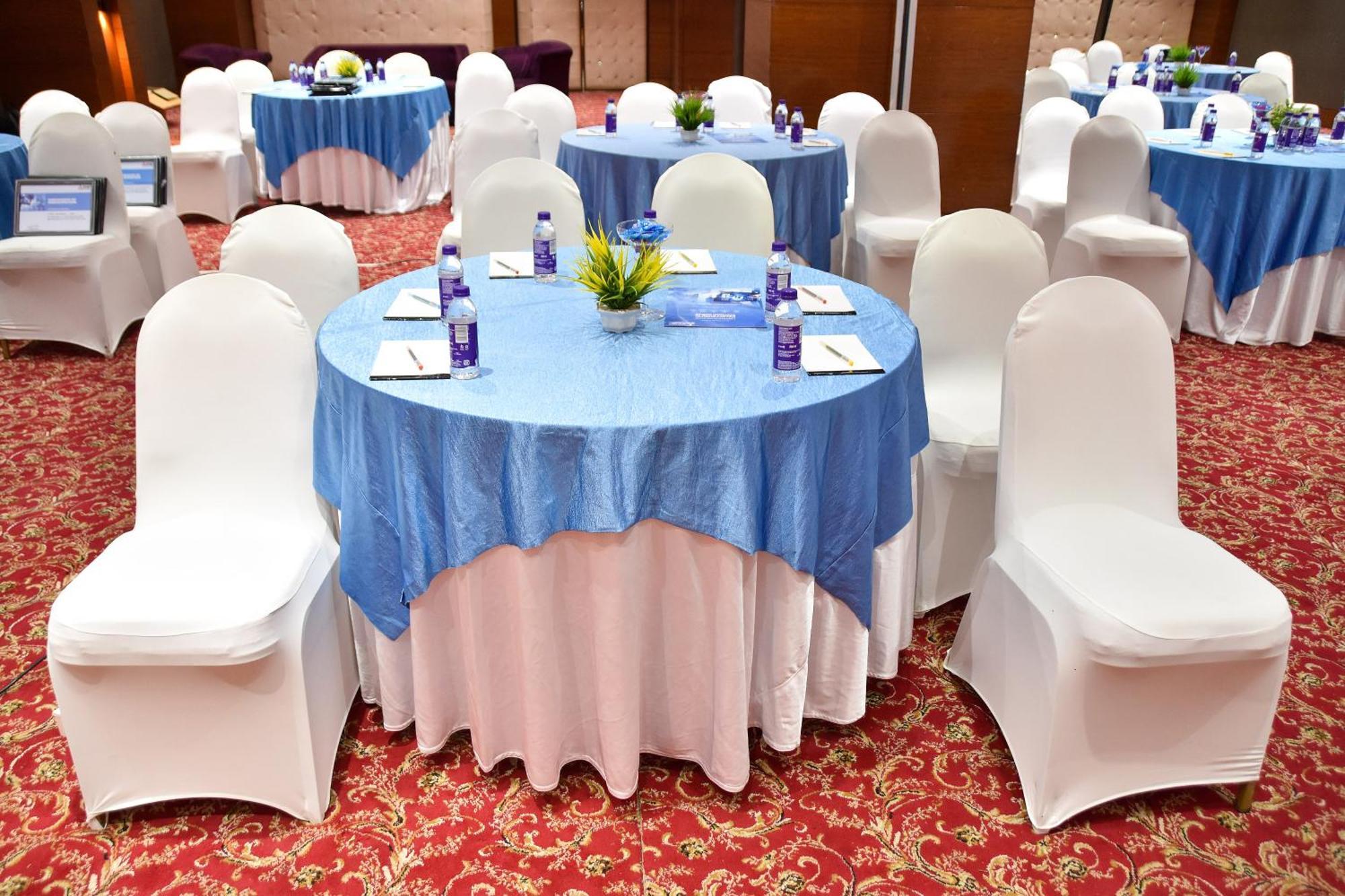 Regenta Central Grand Exotica Pimpri-Chinchwad Экстерьер фото