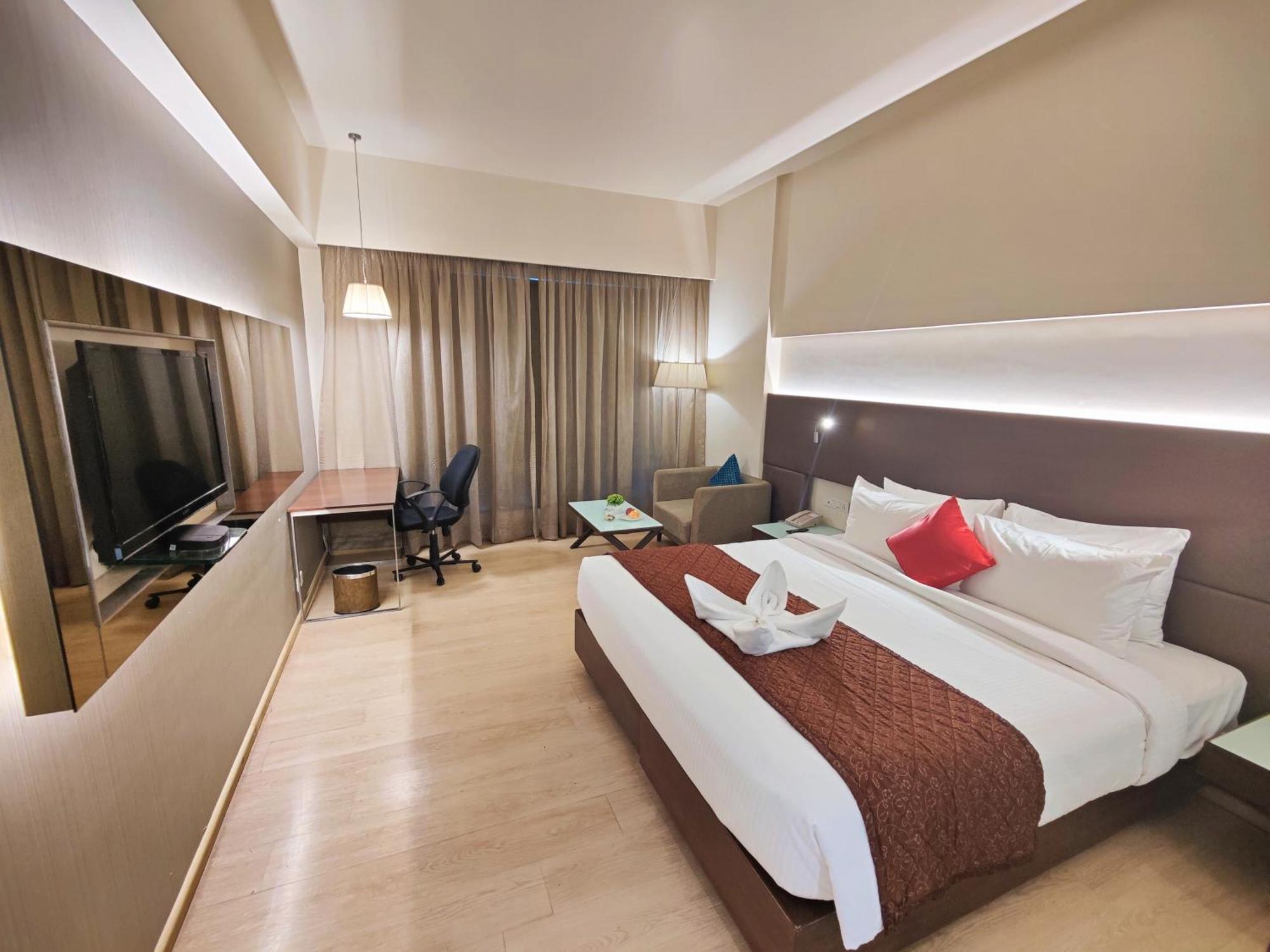 Regenta Central Grand Exotica Pimpri-Chinchwad Экстерьер фото