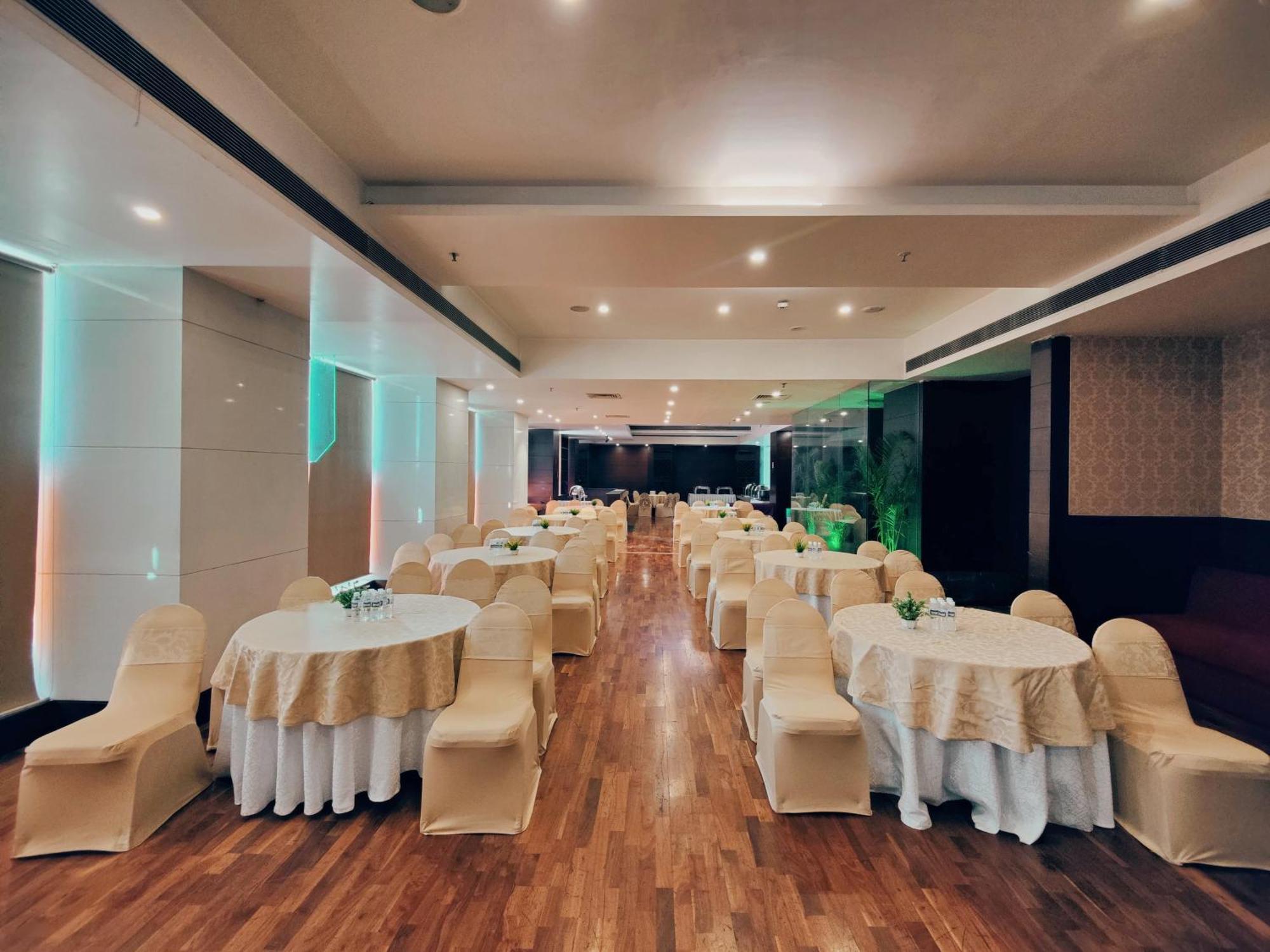 Regenta Central Grand Exotica Pimpri-Chinchwad Экстерьер фото