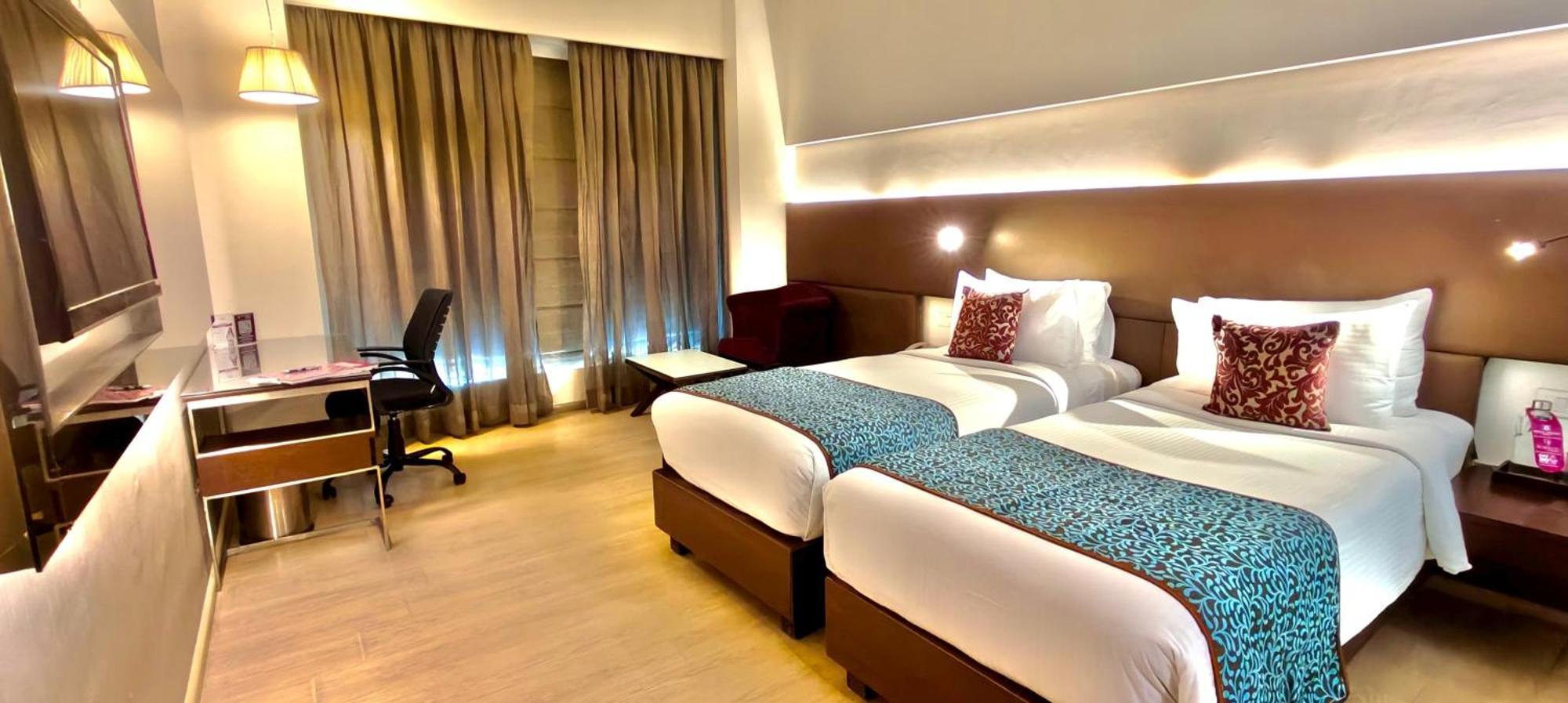 Regenta Central Grand Exotica Pimpri-Chinchwad Экстерьер фото