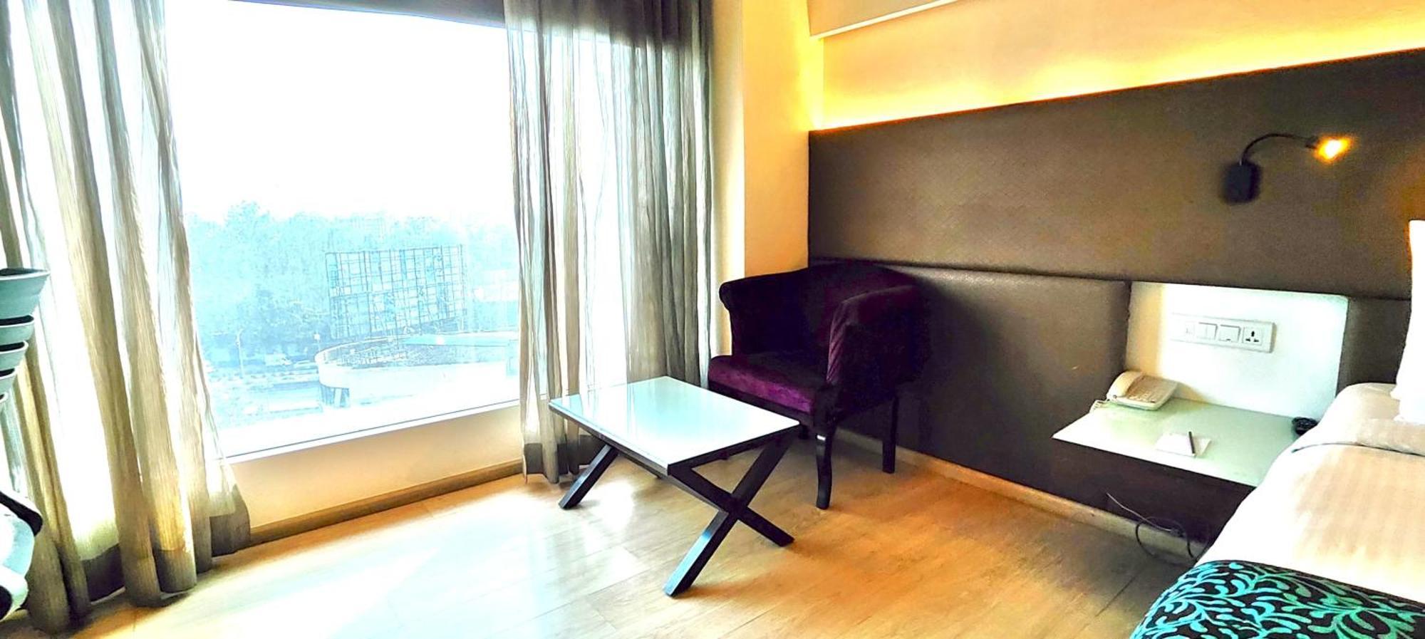 Regenta Central Grand Exotica Pimpri-Chinchwad Экстерьер фото